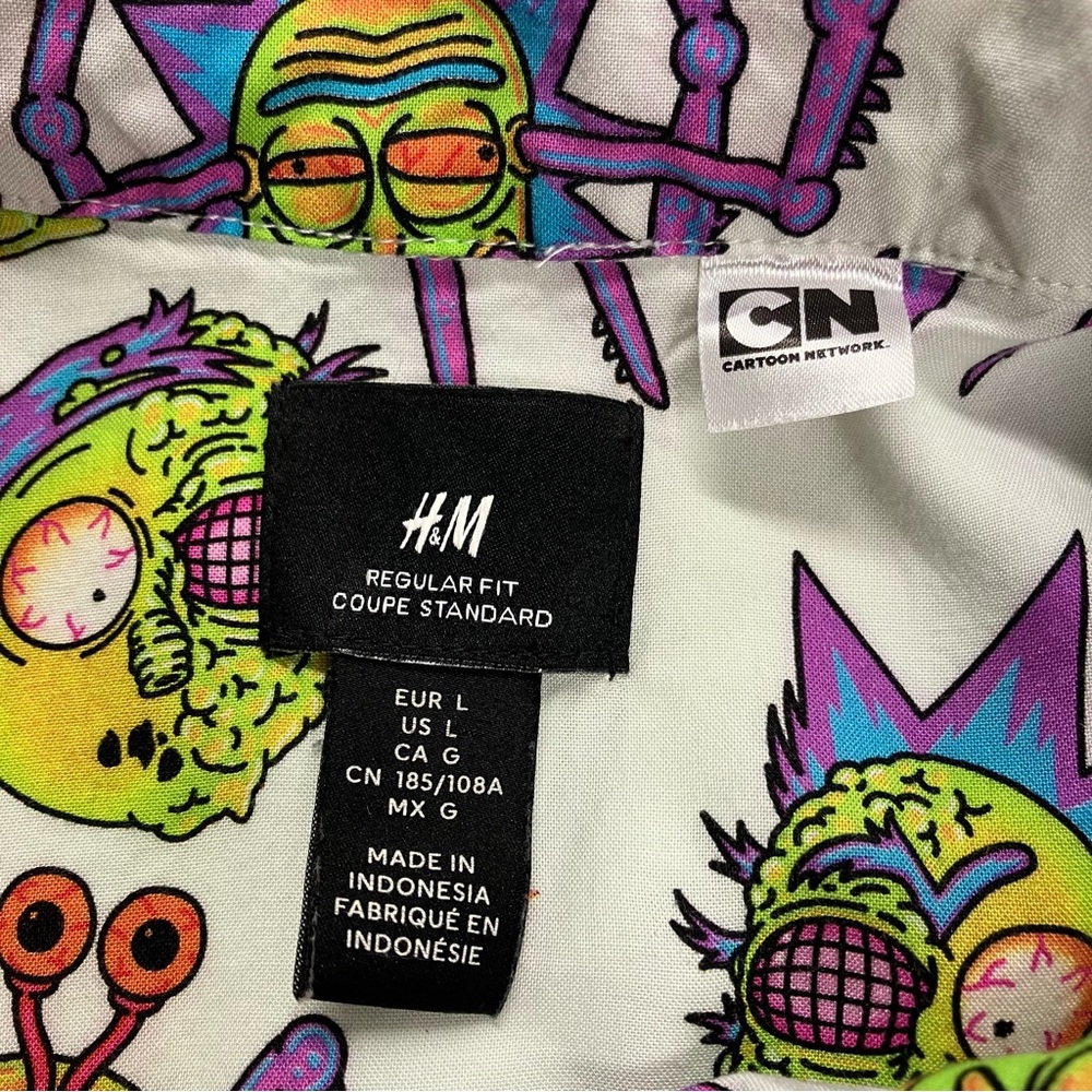 Rick & Morty Shirt H&M Mens Size XL Camp Halloween Cartoon Skull Creepy Spider - Picture 3 of 5